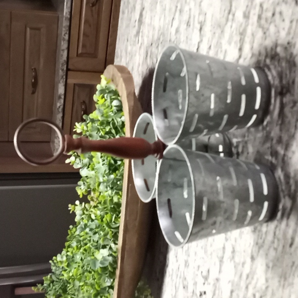 Olive basket storage caddy